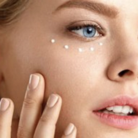 Plexr Plus device applied to the eye contour area