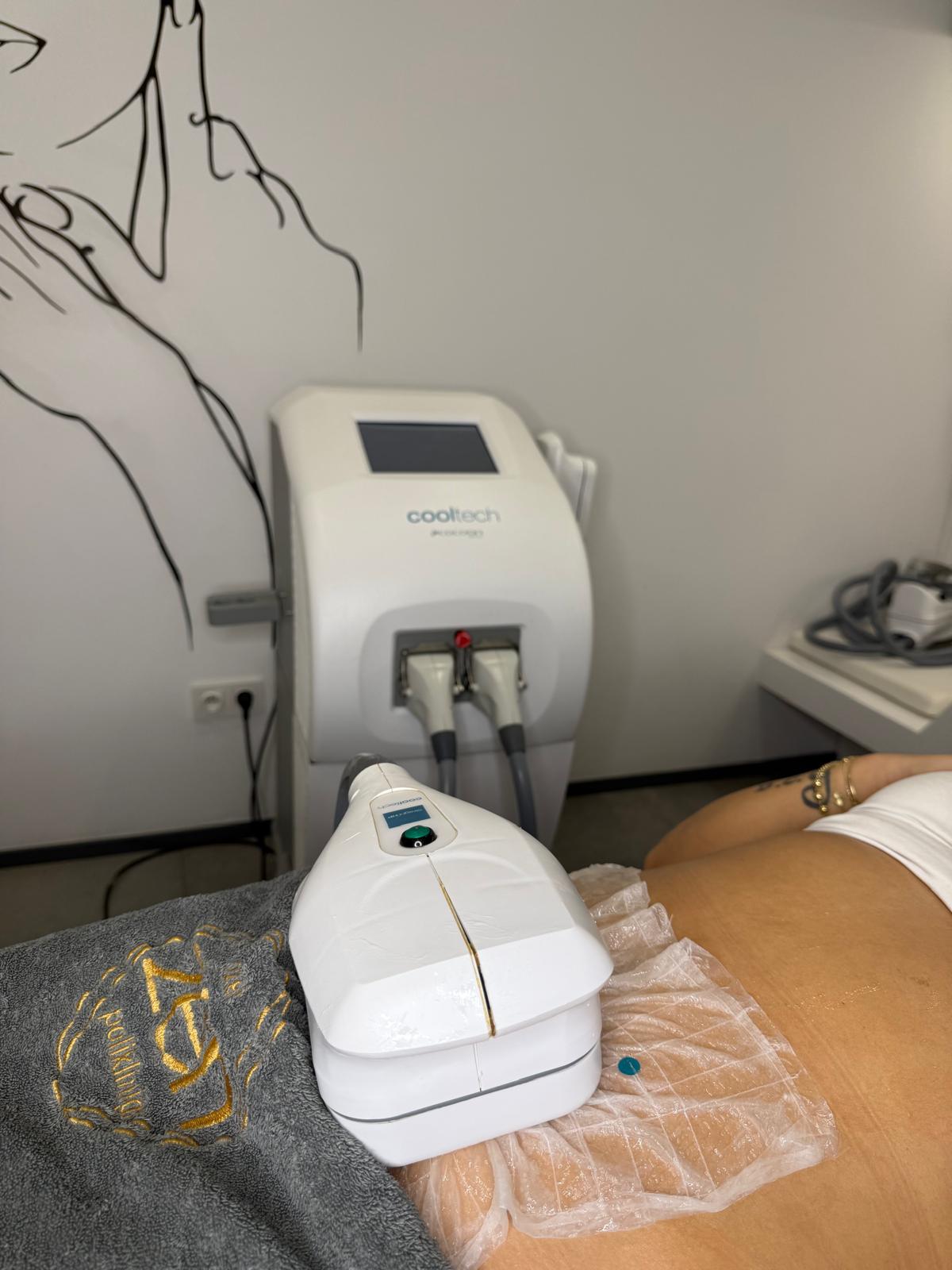 Beurteilung der regionalen Fettreduktion mit Kryolipolyse im Bauch- und Taillenbereich