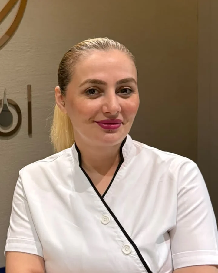 Hanife Y., Aesthetician